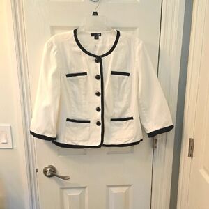 East 5th Lined White Blazer with Black Trim Size M (0728C)